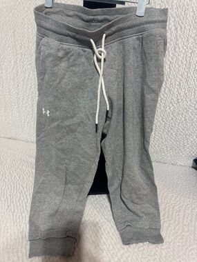 Under Armour Women's Gray Cropped Jogger Pants